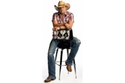 Coors Light partners with country music star Jason Aldean