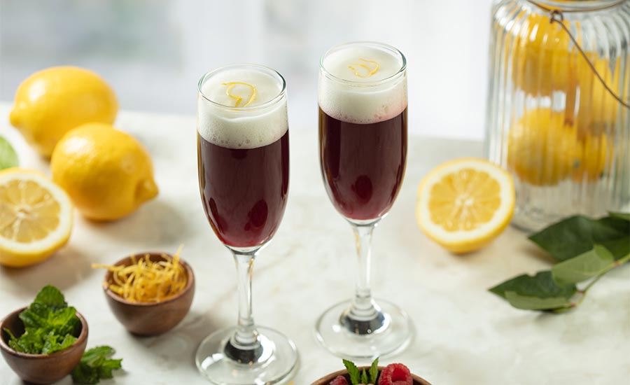 Black Velvet cocktail